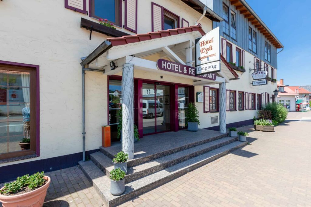 Aufnahme Eingang Hotel Eydt