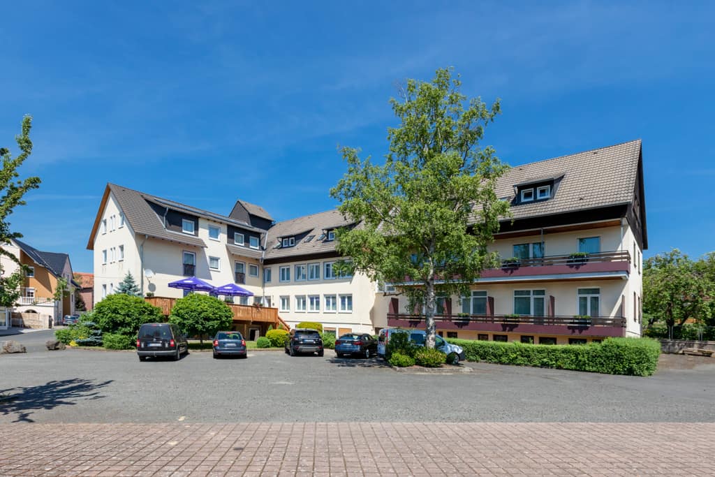 Außenfoto Hinterhof Hotel Eydt